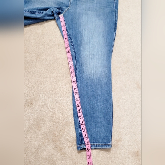 Torrid Bombshell Skinny Jeans Women’s Plus Size 22S Premium Stretch - Picture 9 of 14